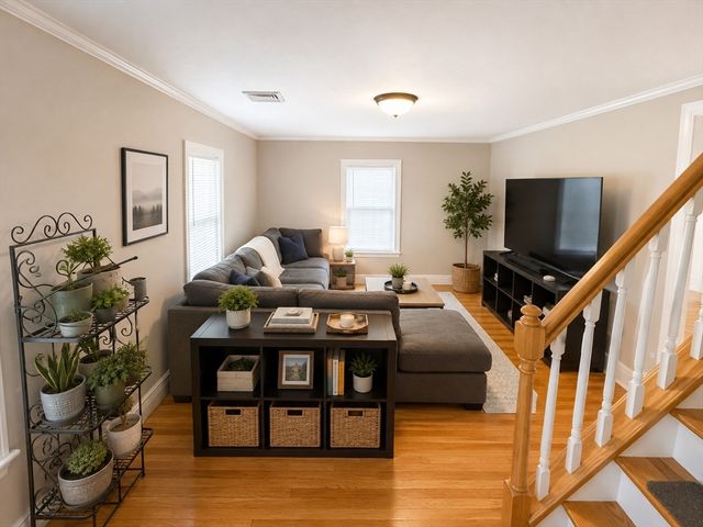 58 Oak St 58, Winchester, MA 01890