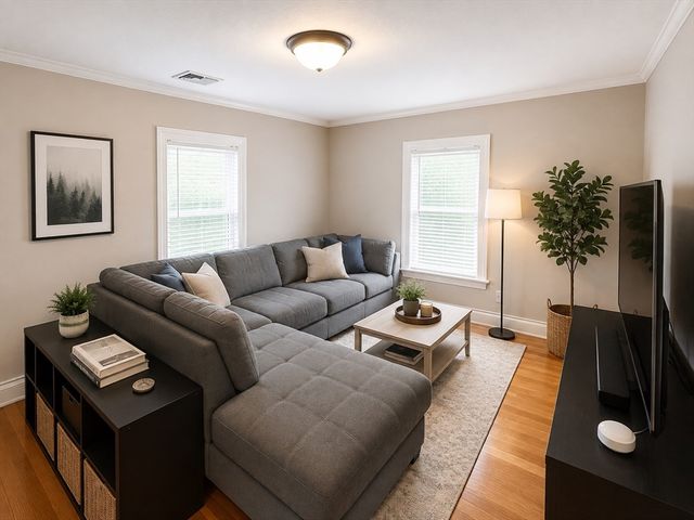 58 Oak St 58, Winchester, MA 01890