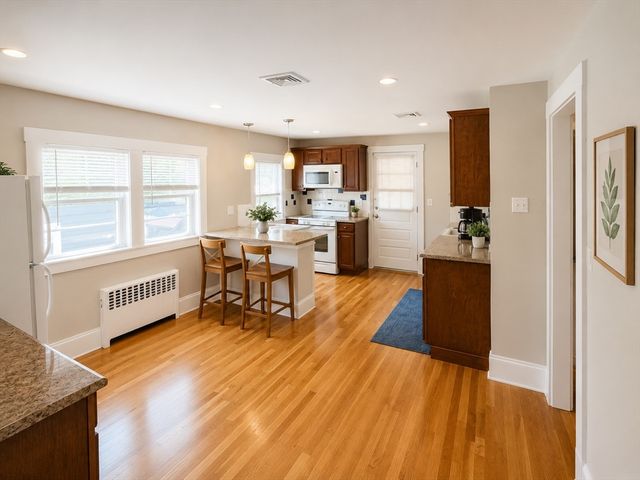 58 Oak St 58, Winchester, MA 01890