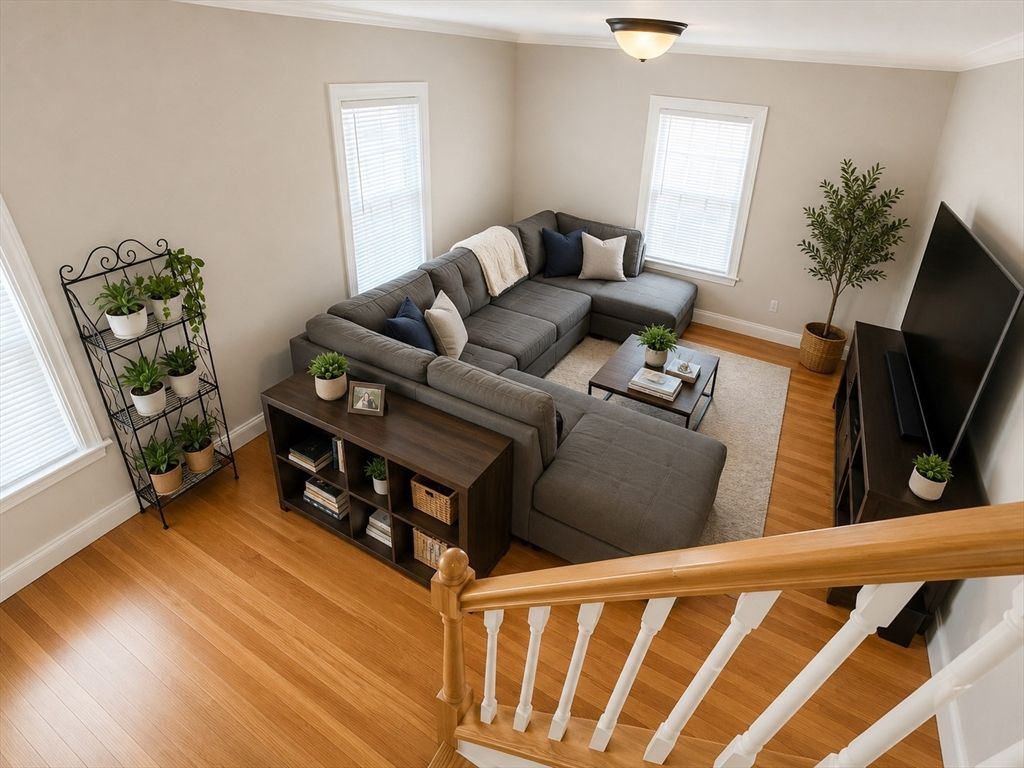 58 Oak St 58, Winchester, MA 01890