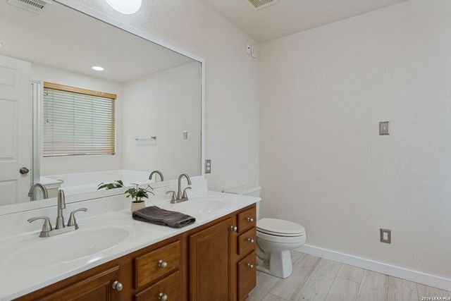 602 Barrow Peak, San Antonio, TX 78251