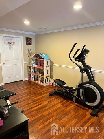 102 somerset Court, South Brunswick, NJ 08540