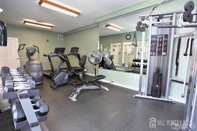 102 somerset Court, South Brunswick, NJ 08540