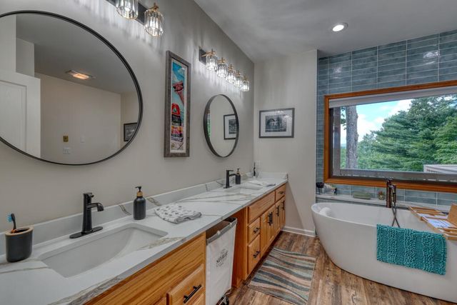 39 Mccracken Cove Road, Hayesville, NC 28904