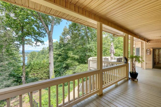 39 Mccracken Cove Road, Hayesville, NC 28904