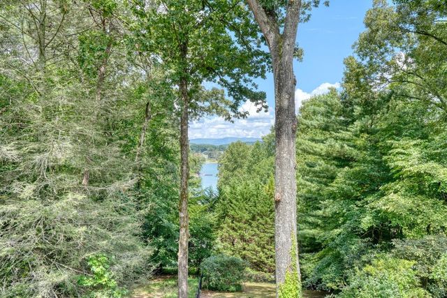 39 Mccracken Cove Road, Hayesville, NC 28904