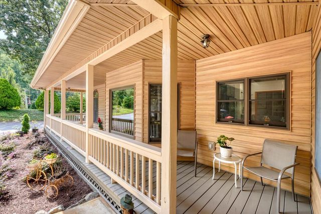 39 Mccracken Cove Road, Hayesville, NC 28904