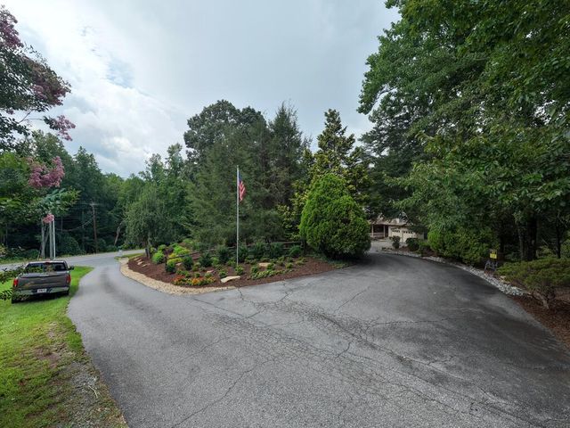 39 Mccracken Cove Road, Hayesville, NC 28904