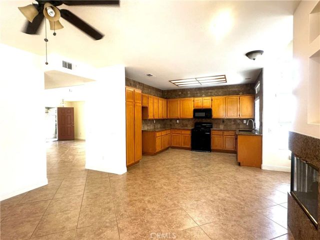 12433 Kokomo Circle, Victorville, CA 92392