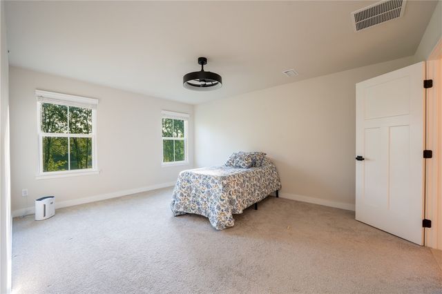 5005 Wellington Ct, Penn Twp, PA 15644