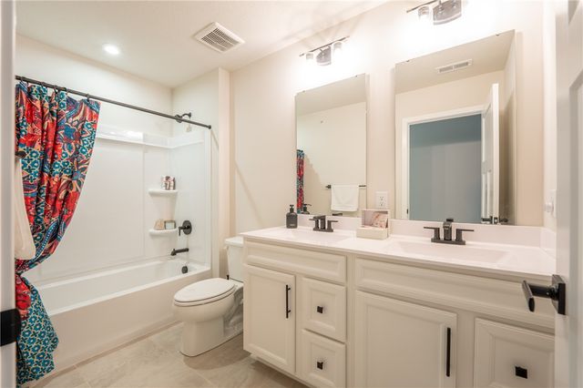5005 Wellington Ct, Penn Twp, PA 15644