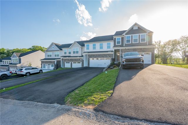 5005 Wellington Ct, Penn Twp, PA 15644