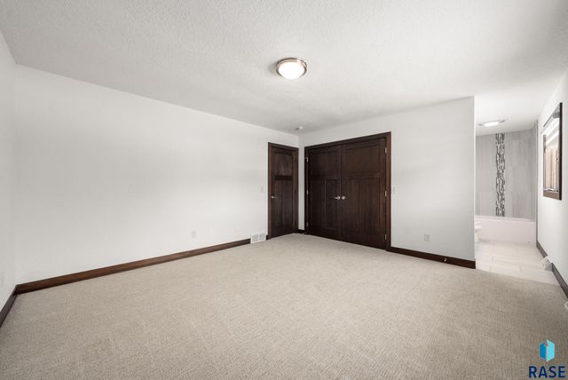 4500 S Tomar Rd Road, Sioux Falls, SD 57105