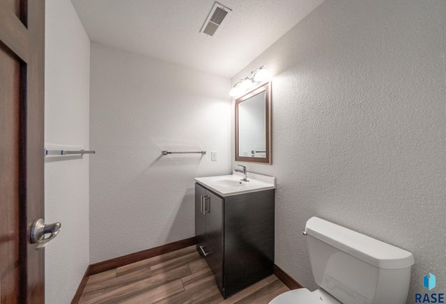 4500 S Tomar Rd Road, Sioux Falls, SD 57105