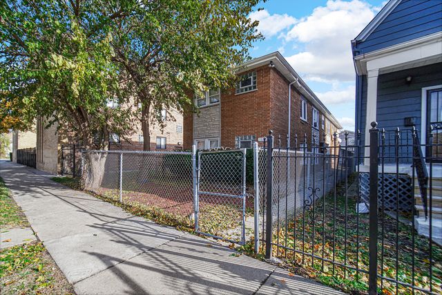 7915 S Dobson Avenue, Chicago, IL 60619