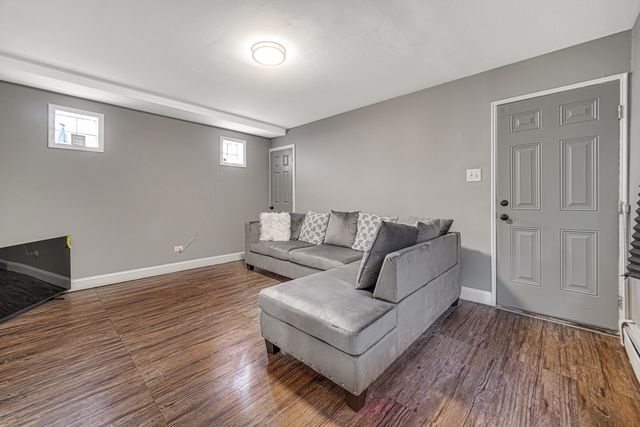 7915 S Dobson Avenue, Chicago, IL 60619