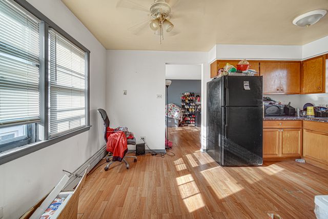 7915 S Dobson Avenue, Chicago, IL 60619