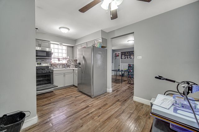 7915 S Dobson Avenue, Chicago, IL 60619