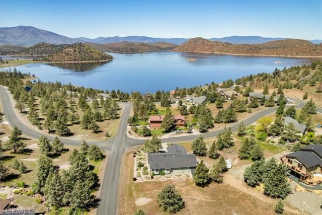16840 Antler Way, Weed, CA 96094