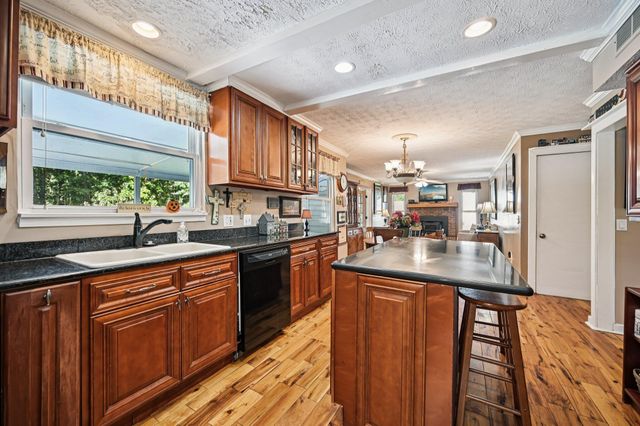 25 Roga Road, Reynoldsburg, OH 43068