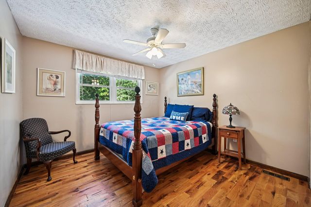 25 Roga Road, Reynoldsburg, OH 43068