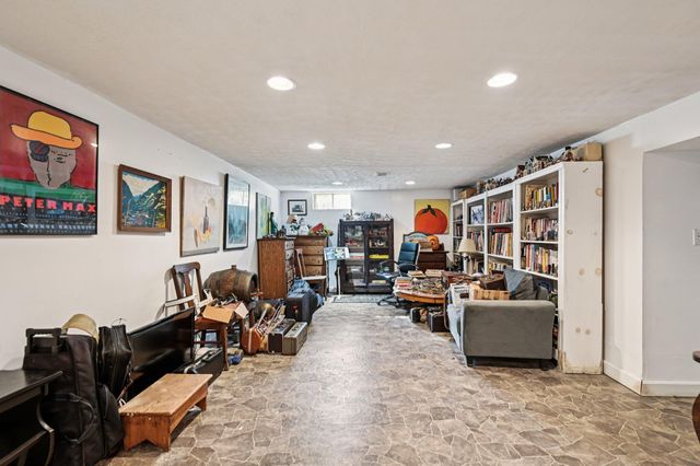 25 Roga Road, Reynoldsburg, OH 43068