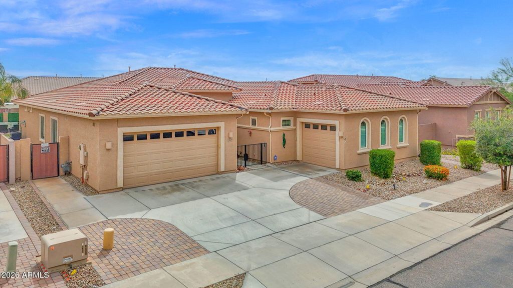 23619 N 169TH Avenue, Surprise, AZ 85387 — photo 2