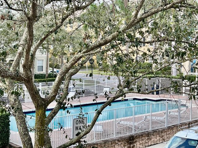 123 E Royal Palm Cir 105, Jupiter, FL 33458
