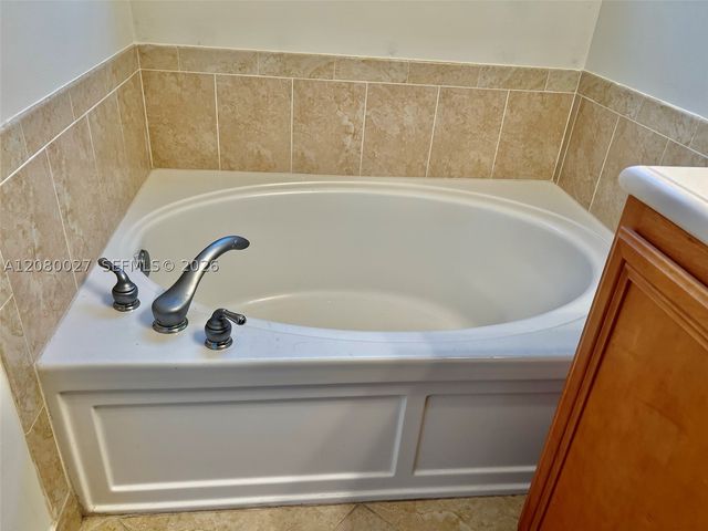 123 E Royal Palm Cir 105, Jupiter, FL 33458