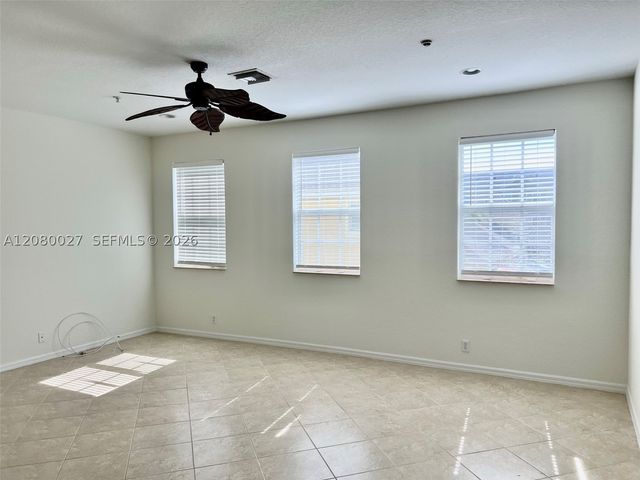 123 E Royal Palm Cir 105, Jupiter, FL 33458