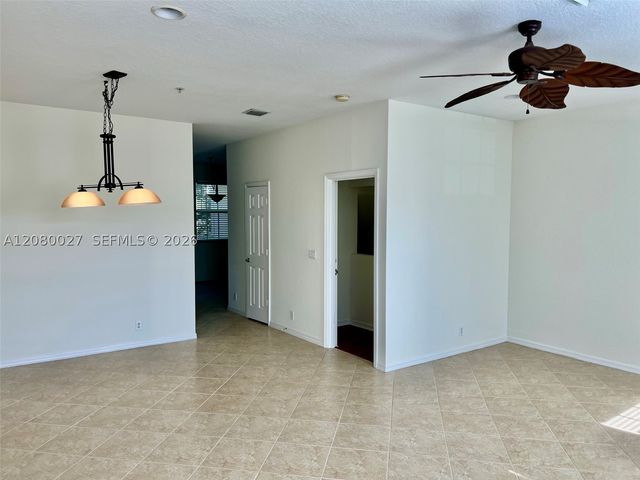 123 E Royal Palm Cir 105, Jupiter, FL 33458