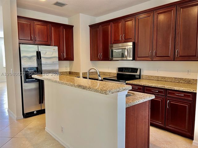 123 E Royal Palm Cir 105, Jupiter, FL 33458