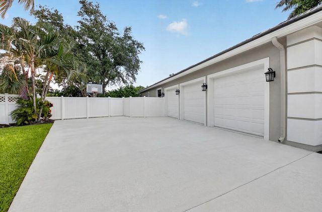 4880 Glenn Pine Lane, Boynton Beach, FL 33436