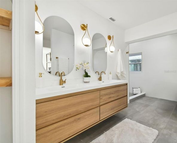 1949 DOLPHIN BOULEVARD S, St Petersburg, FL 33707