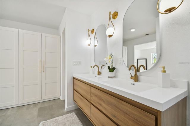 1949 DOLPHIN BOULEVARD S, St Petersburg, FL 33707