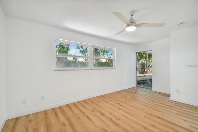 1949 DOLPHIN BOULEVARD S, St Petersburg, FL 33707