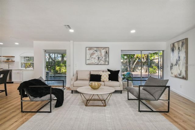 1949 DOLPHIN BOULEVARD S, St Petersburg, FL 33707