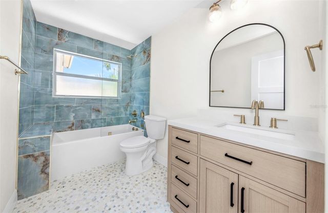 1949 DOLPHIN BOULEVARD S, St Petersburg, FL 33707