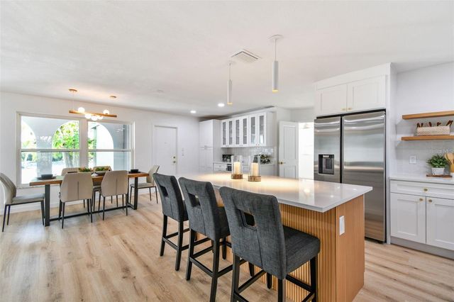 1949 DOLPHIN BOULEVARD S, St Petersburg, FL 33707