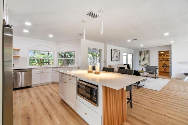 1949 DOLPHIN BOULEVARD S, St Petersburg, FL 33707