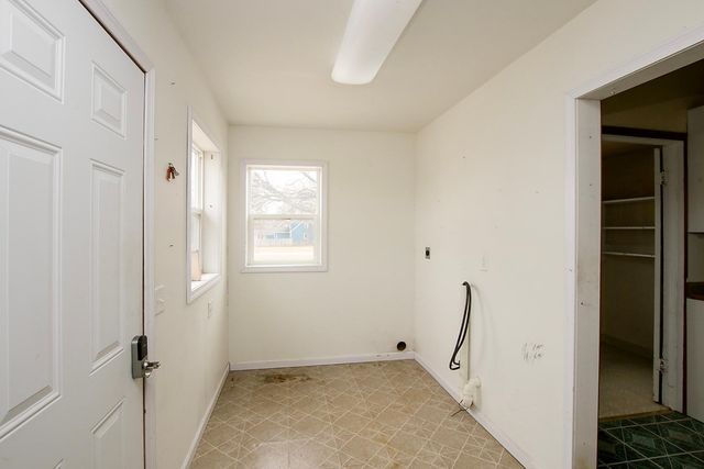 321 Highway 7 E, Hutchinson, MN 55350