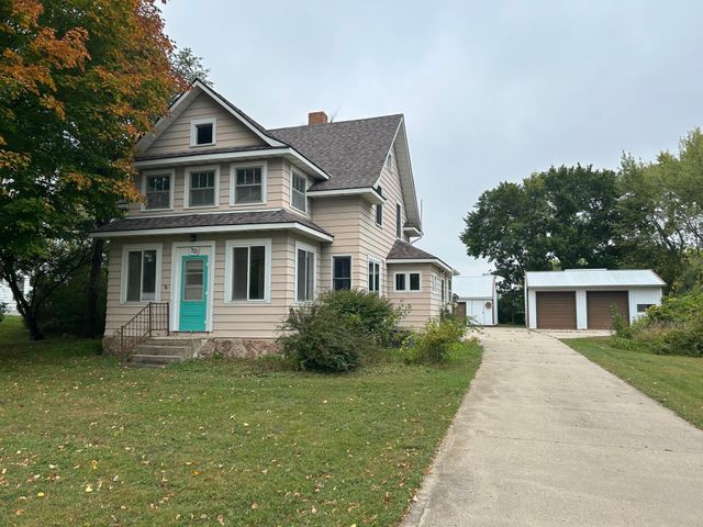 321 Highway 7 E, Hutchinson, MN 55350