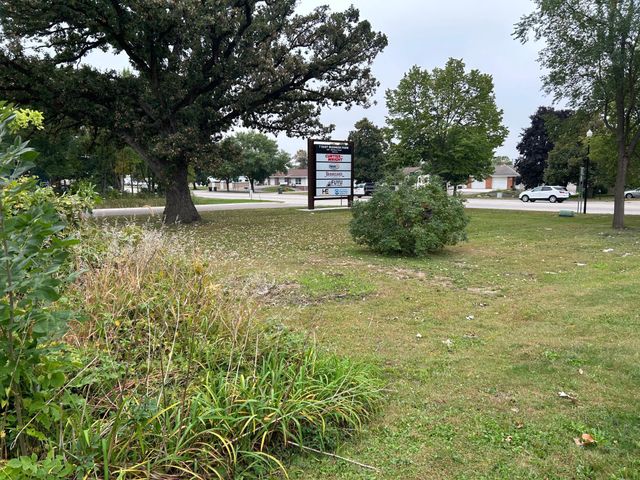 321 Highway 7 E, Hutchinson, MN 55350