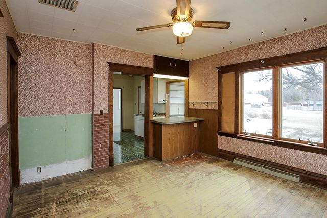 321 Highway 7 E, Hutchinson, MN 55350