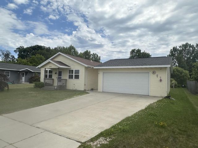 1911 Flambeau STREET, Manitowoc, WI 54220