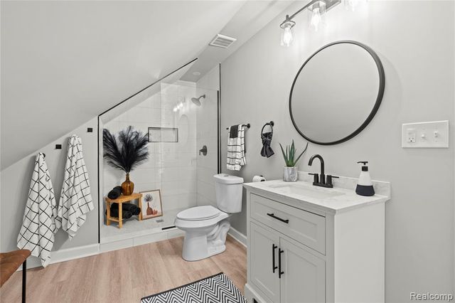 16656 Frazho Road, Roseville, MI 48066