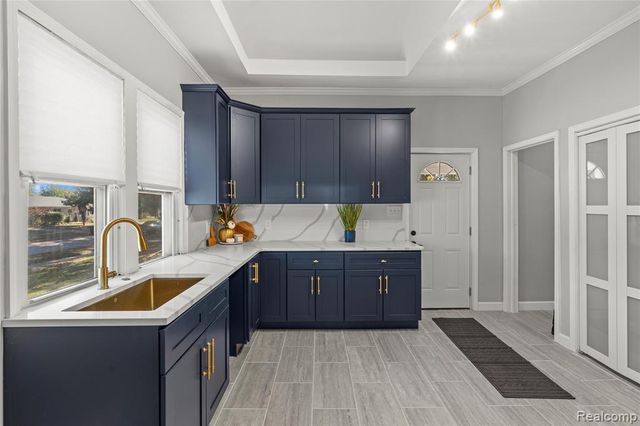 16656 Frazho Road, Roseville, MI 48066