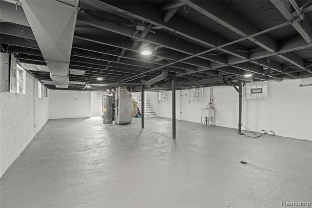 16656 Frazho Road, Roseville, MI 48066