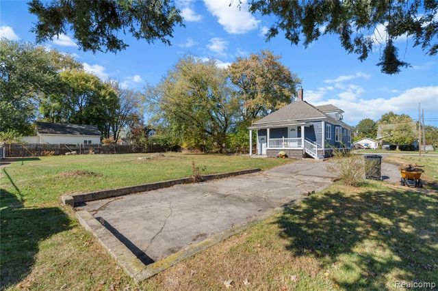 16656 Frazho Road, Roseville, MI 48066