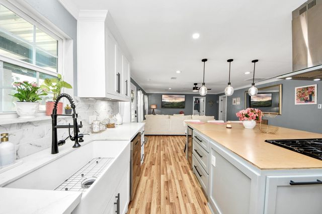 321 Reid Street, Houston, TX 77022